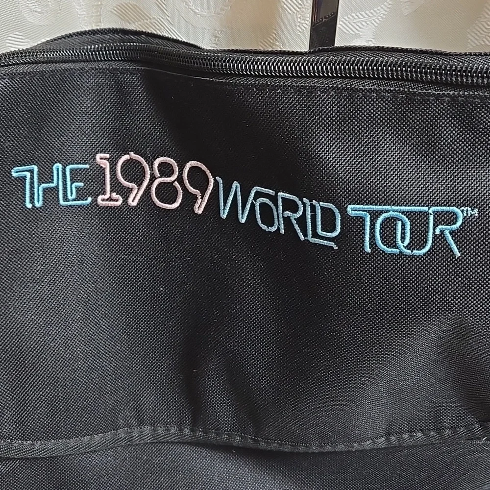 Taylor Swift 1989 World Tour Black Laptop Shoulder Bag